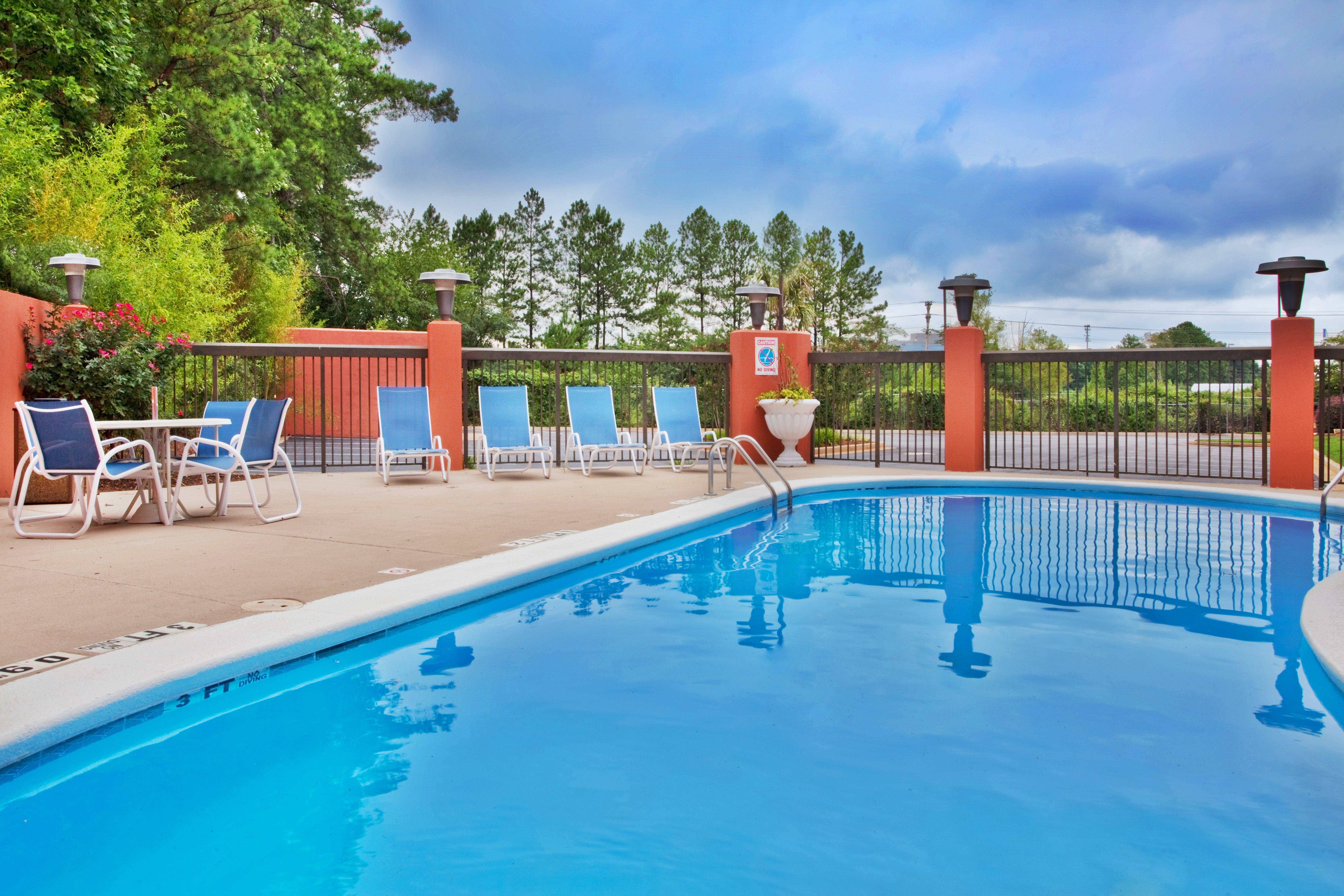 Holiday Inn Express Hotel & Suites Lawrenceville By Ihg Esterno foto