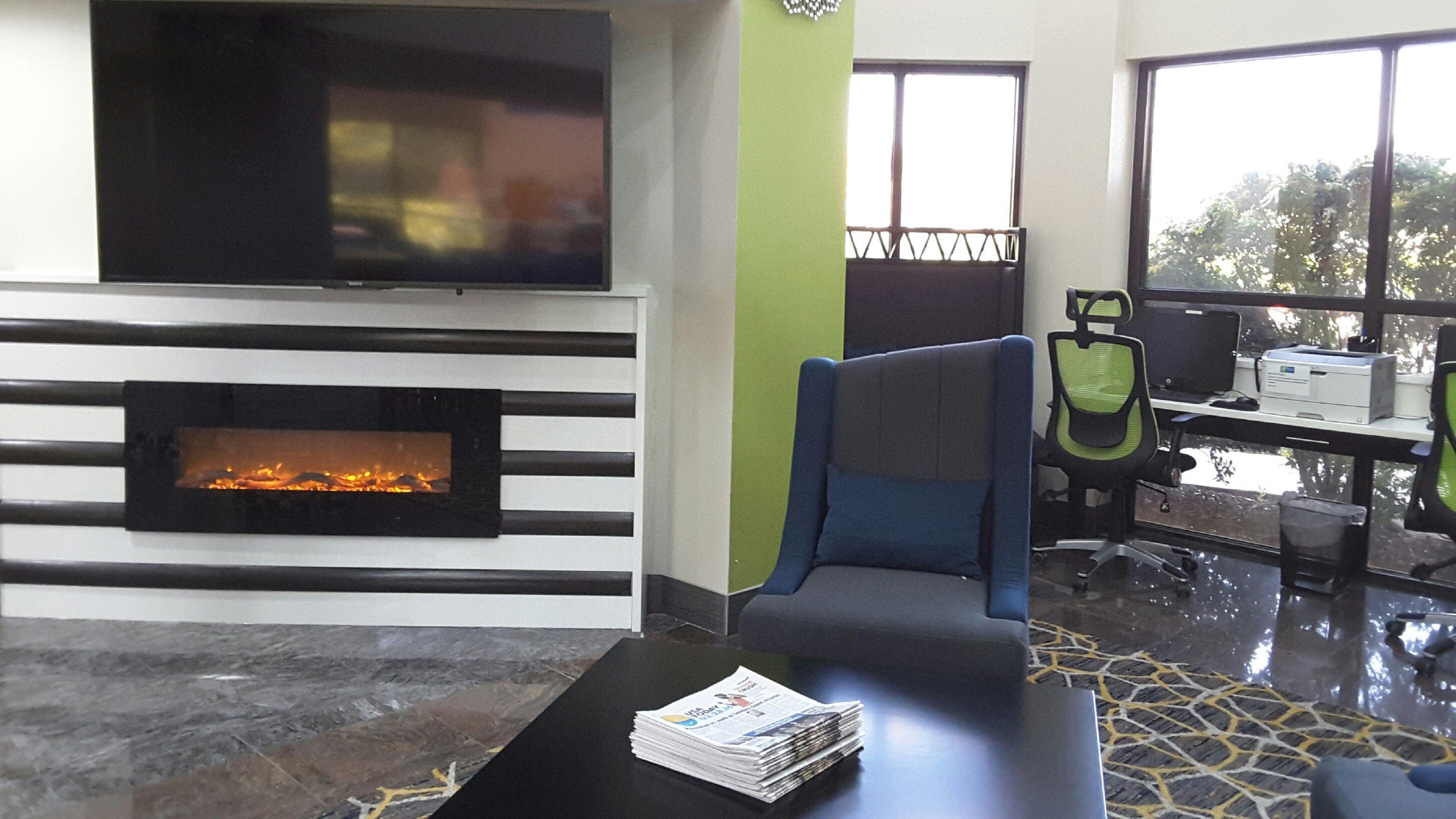 Holiday Inn Express Hotel & Suites Lawrenceville By Ihg Esterno foto