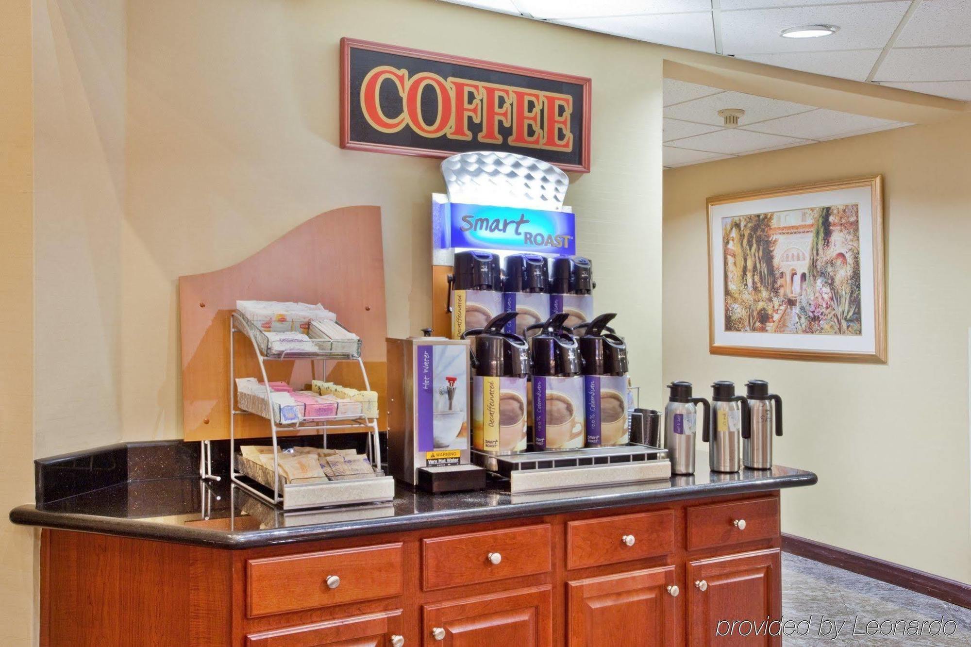 Holiday Inn Express Hotel & Suites Lawrenceville By Ihg Esterno foto
