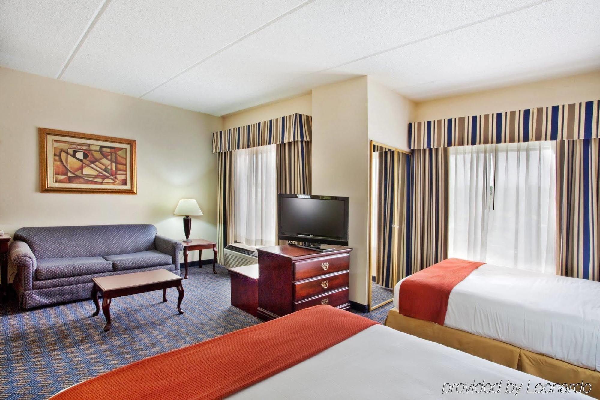 Holiday Inn Express Hotel & Suites Lawrenceville By Ihg Esterno foto